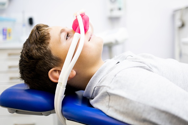 How A Sedation Dentist Can Help With Dental Crown Placement